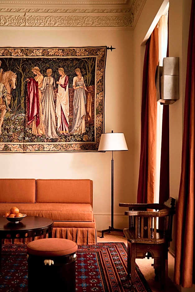 Grand Hotel Bellevue London