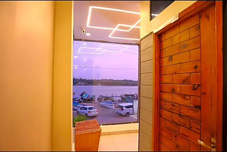 Hotel Annai bay