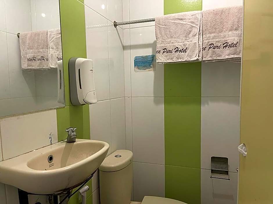 Capital O 93285 Residence Hotel Syariah