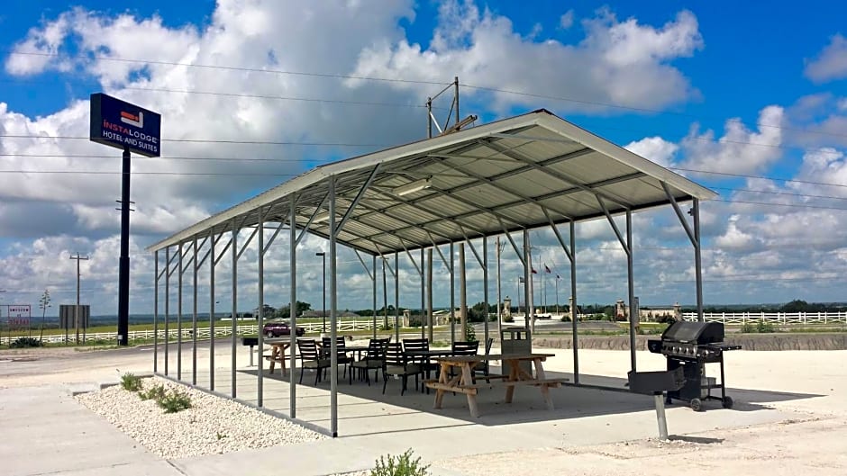 Instalodge Hotel and Suites Karnes City