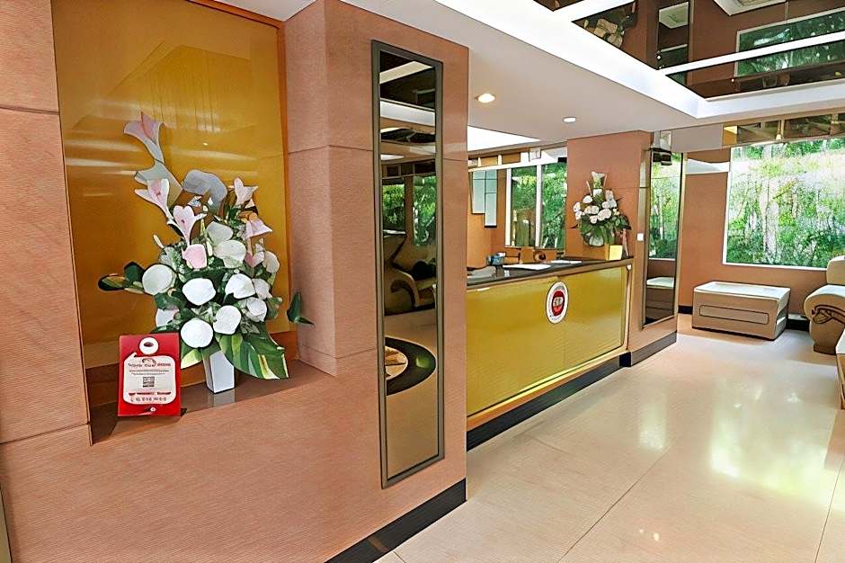 Hope Land Hotel Sukhumvit 24