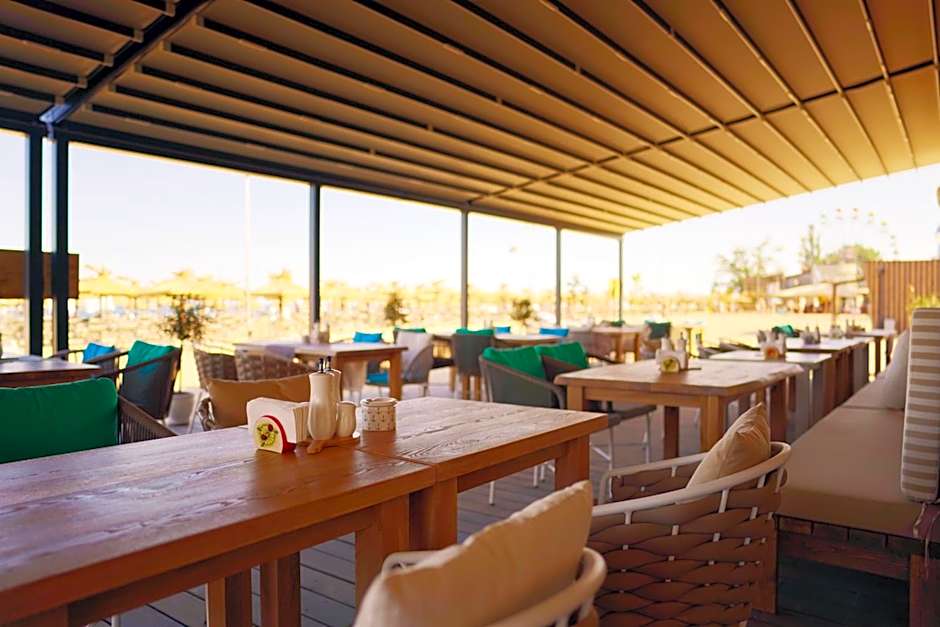 Admiral Hotel - Ultra All Inclusive & Private Beach