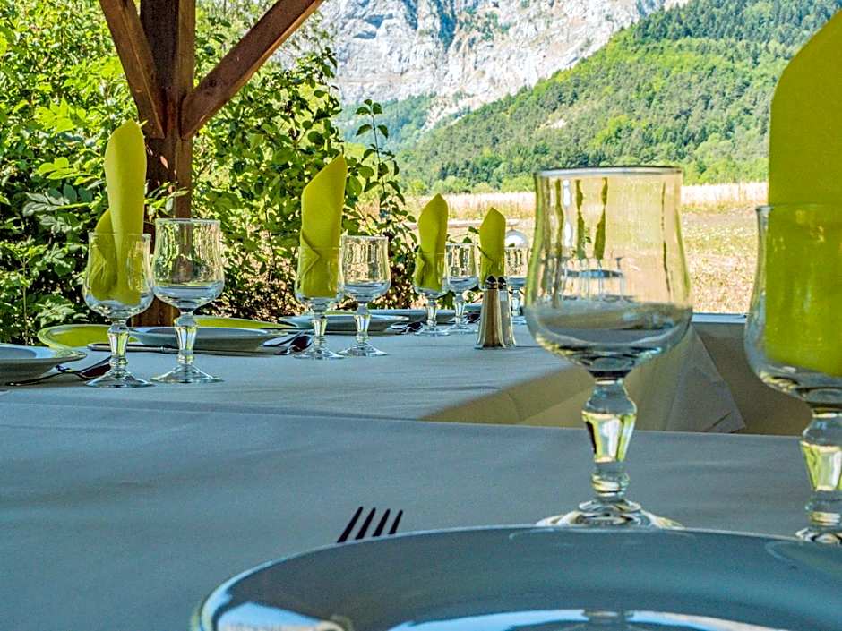 Logis Hôtel Au Gai Soleil du Mont-Aiguille