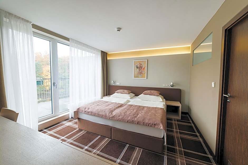 Photo 1 of 6 of Suite
