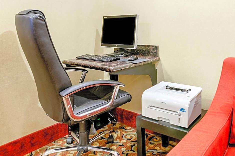 Super 8 by Wyndham Great Bend