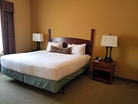 1 King Studio Suite Mobility Accessible Tub