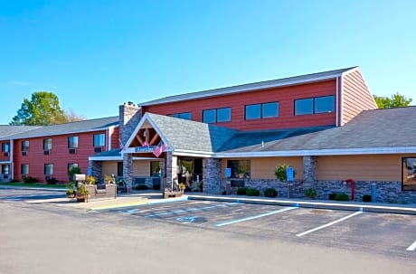 AmericInn by Wyndham Menominee