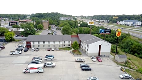 Super 8 by Wyndham Columbia Clark Lane
