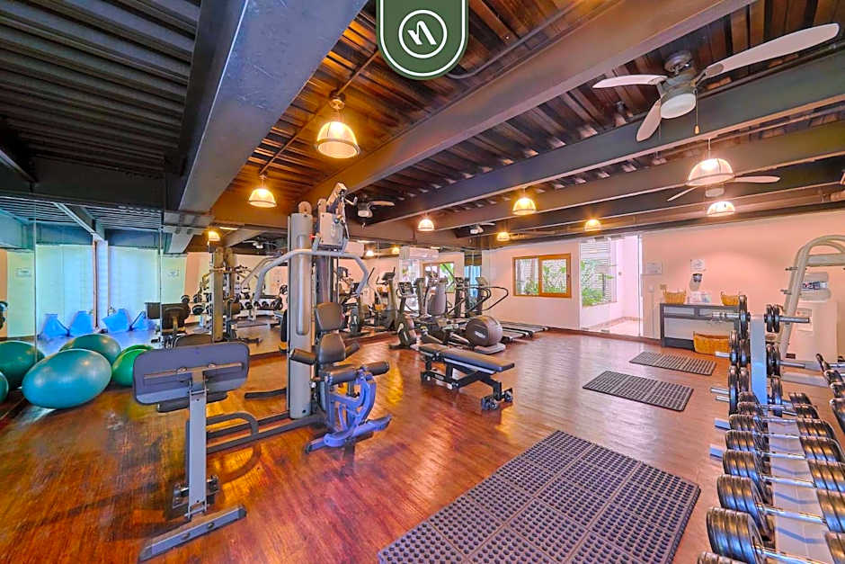 1 BR Condo - Amazing Sunsets Froom the Roof - Pool