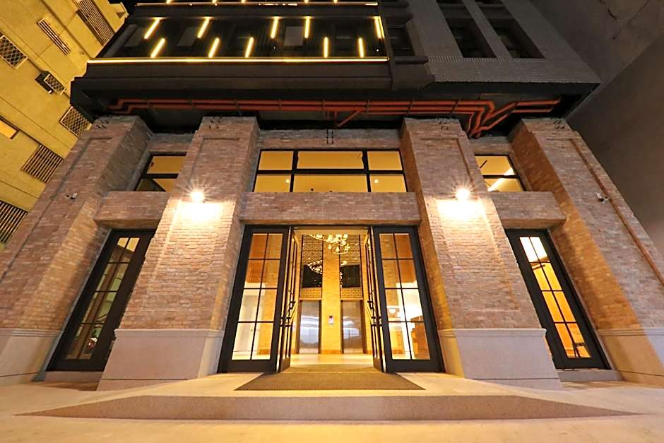 Central Land Hotel