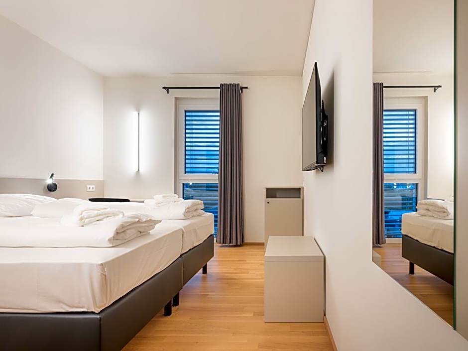 Hotel AT HOME - late arrival self check in