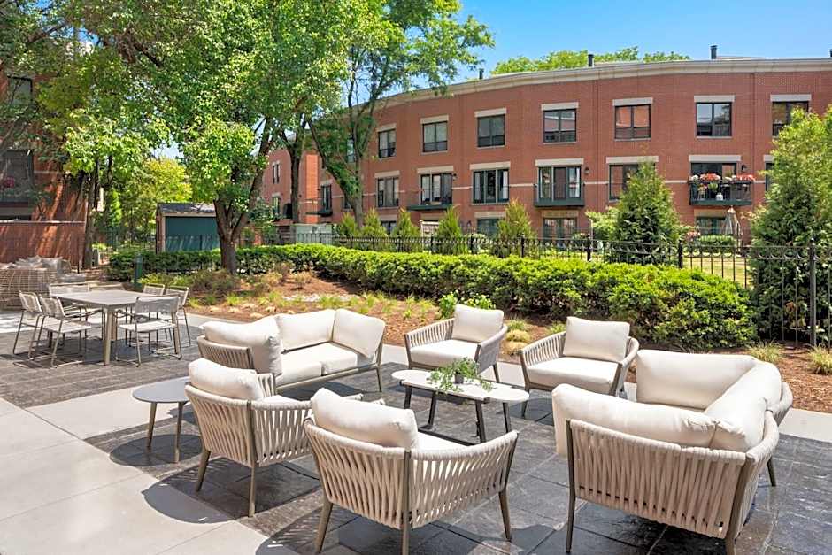 Courtyard by Marriott Chicago at Medical District/UIC