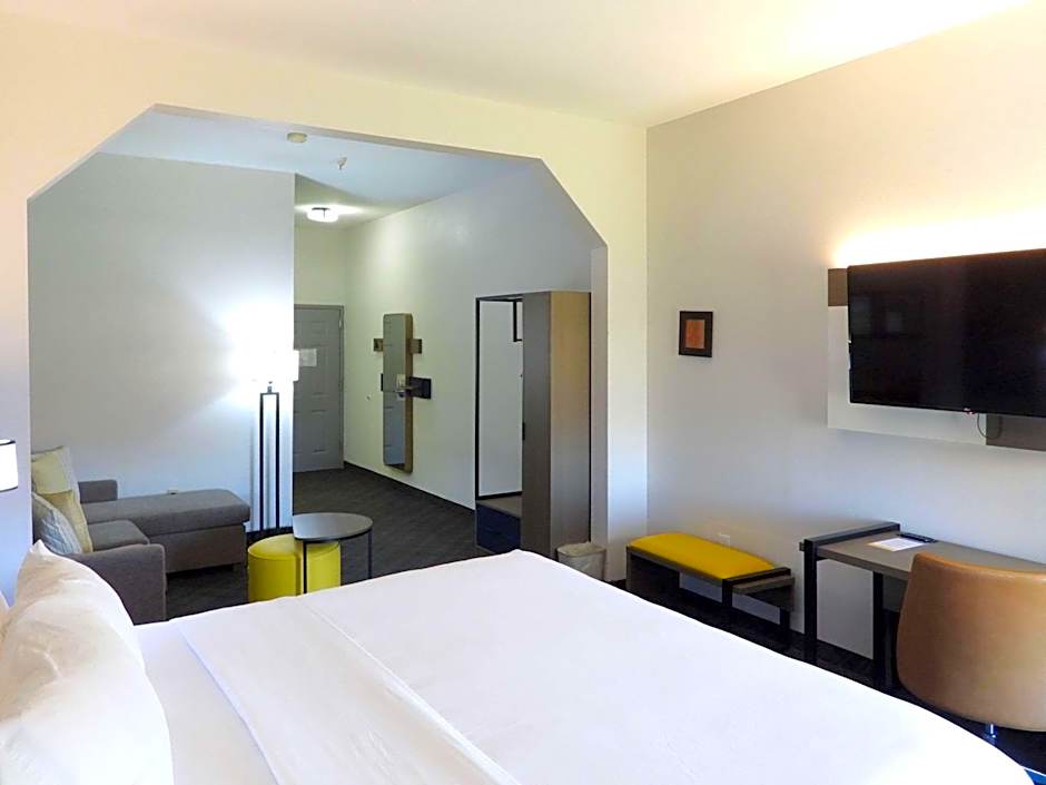 Comfort Suites
