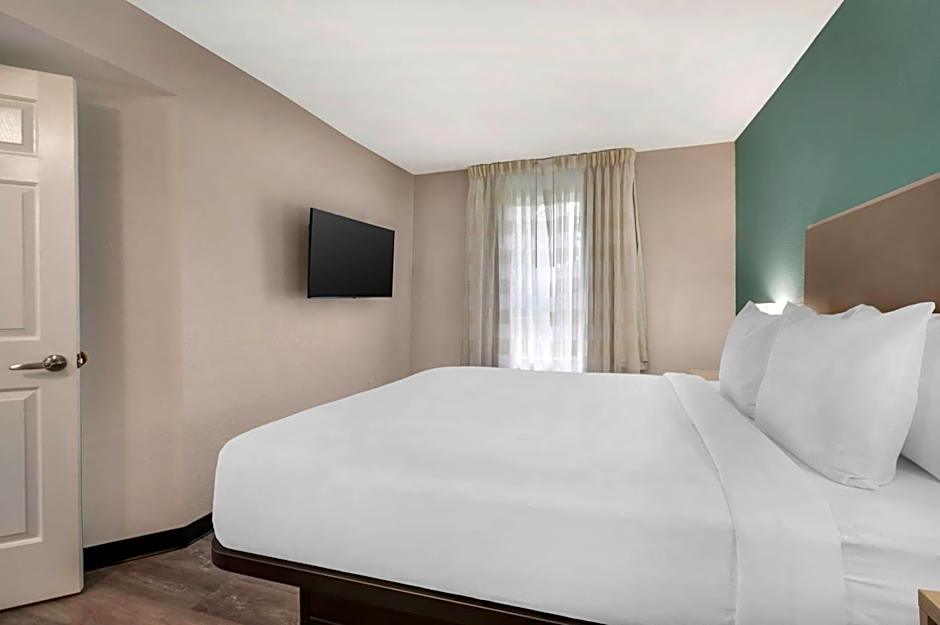 MainStay Suites Sterling near Dulles Town Center