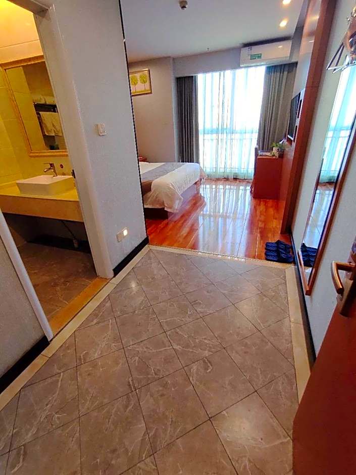 Vatica Jieshou City New Passenger Transport Center Hotel