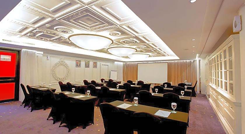 THE 1O1 Bali Fontana Seminyak