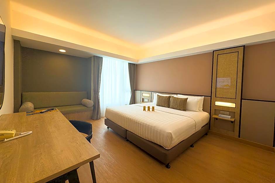 Photo 1 of 6 of Executive 1 King Bed