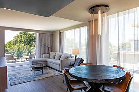 1 Bedroom Suite, 1 King, Terrace