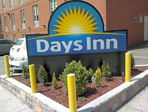 Days Inn by Wyndham Long Island City