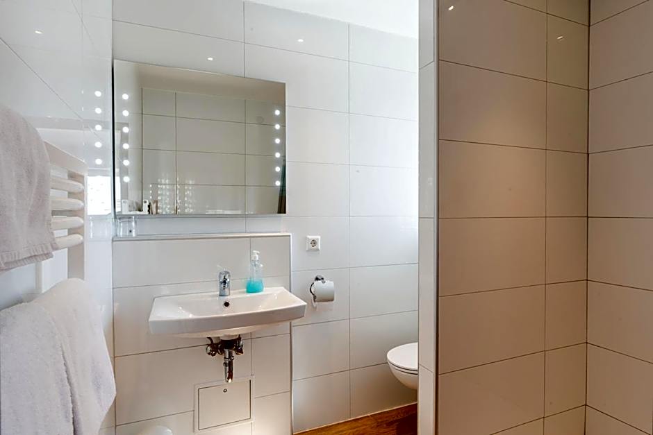 Ott's Hotel Weinwirtschaft & Biergarten Weil am Rhein/Basel