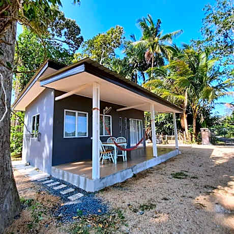 Rajawali Riverside Retreat Chalet