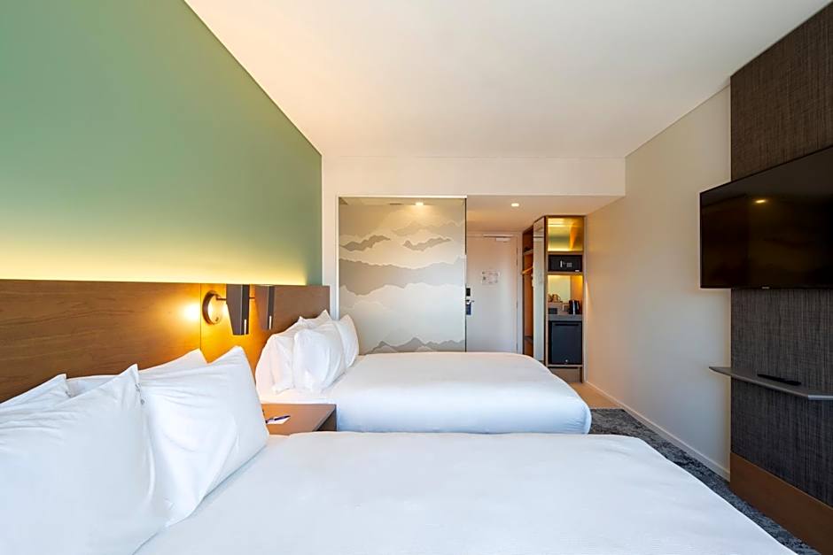 Holiday Inn Express And Suites Queenstown By IHG