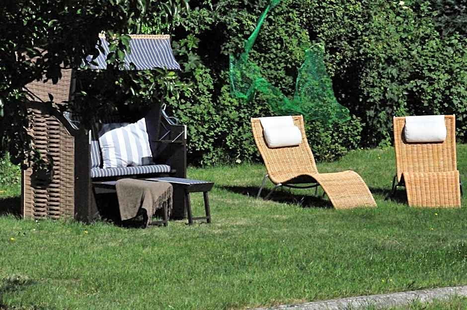 Friesen-Lodge Apartments