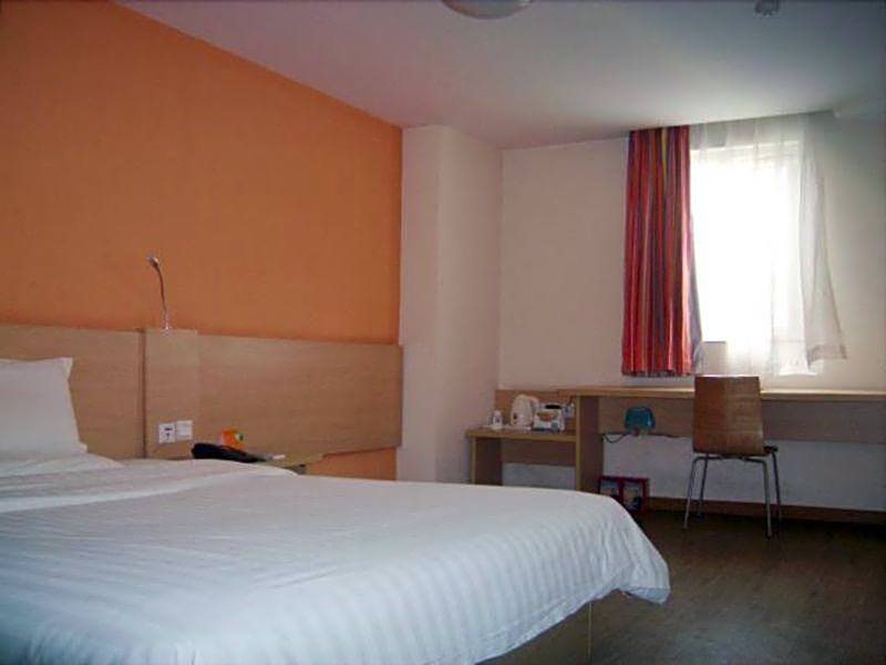 7 Days Inn Huayin Huashan Mountain Scenic Spot