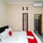 RedDoorz At Villa Akbar 3