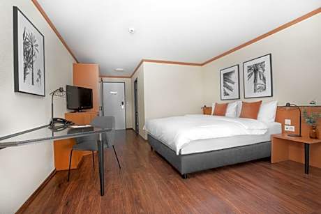 Triple Room with Garden View