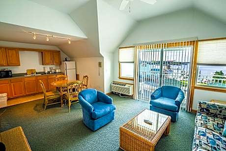 Suite with Lake View