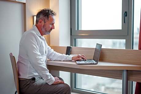 Triple Room (3 Single Beds)