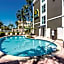 La Quinta Inn & Suites by Wyndham Plantation At Southwest 6th Street