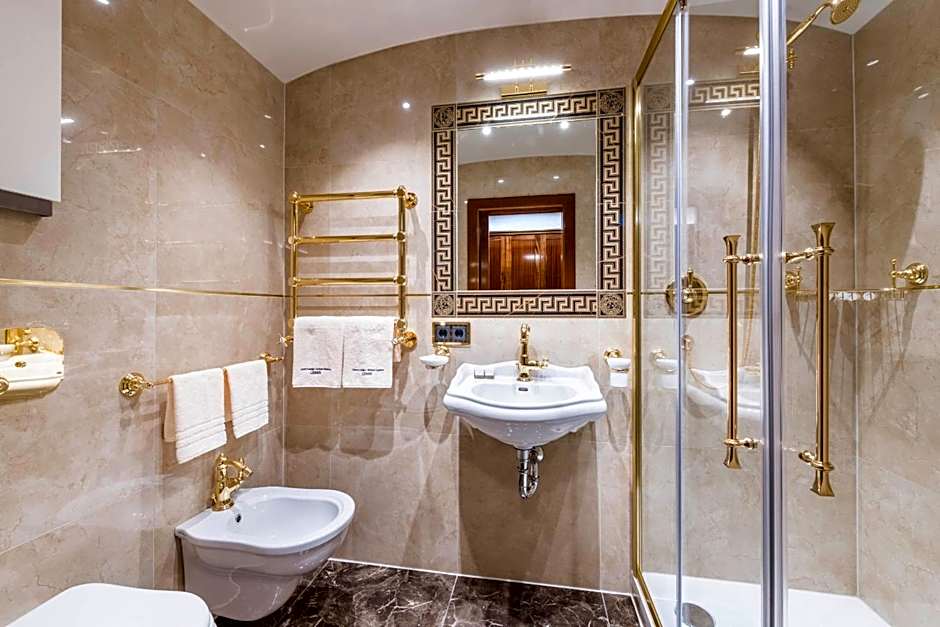 Luxury Lodge - Lener Express