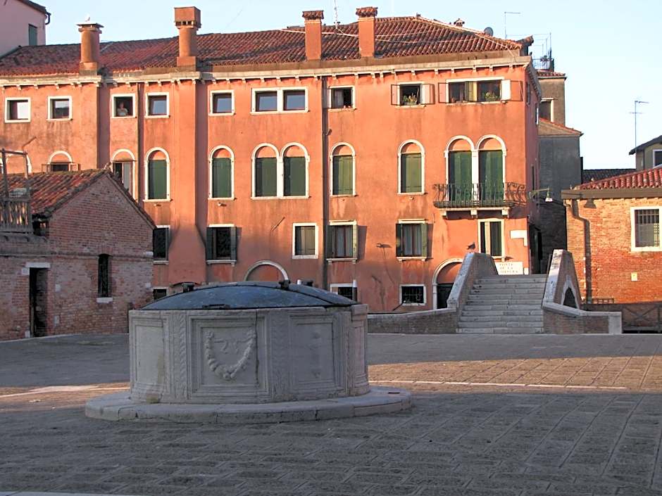 Ca' San Trovaso - 6 Rooms