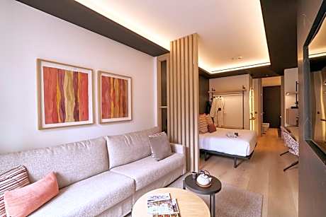 Premium Junior Suite - Alcala Street