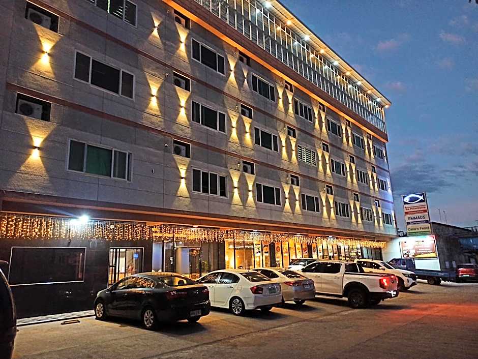 Emmaus condotel