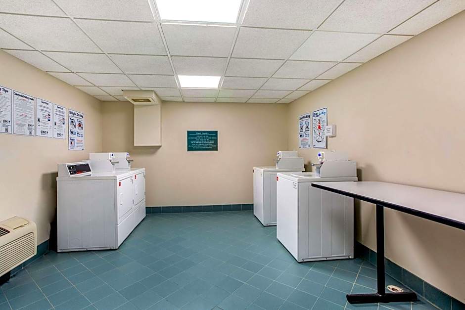 La Quinta Inn & Suites by Wyndham Raleigh Durham International Airport