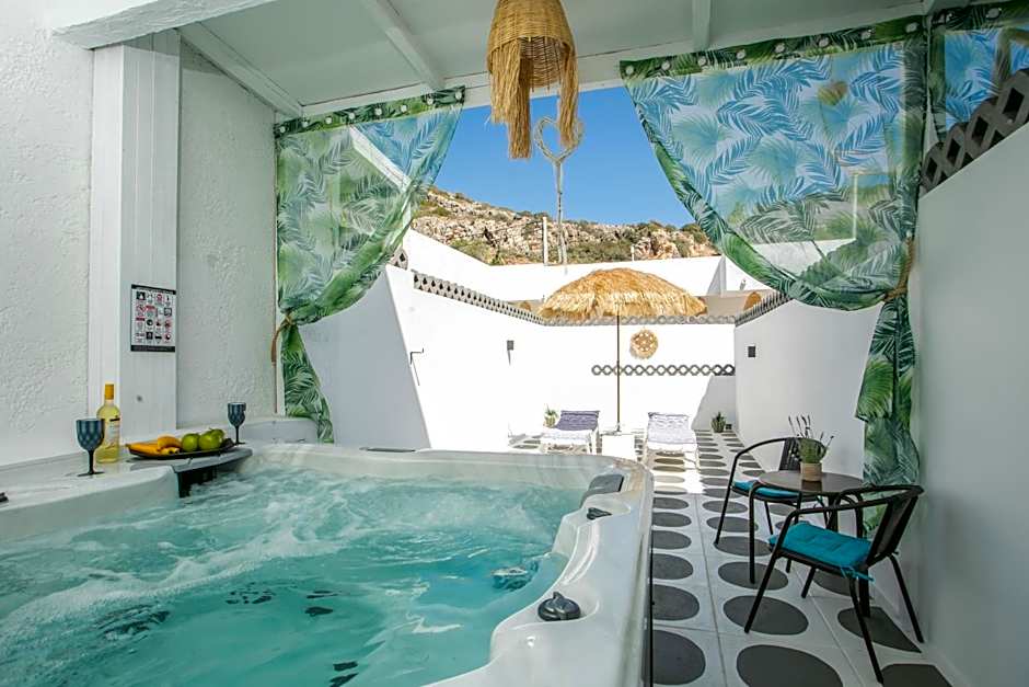 CASA MIKELE by Sarikas - SEA SIDE SUITES and STUDIOS -adults only