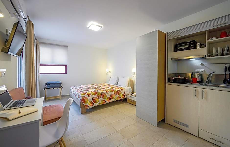 Elpiniki Luxury Rooms