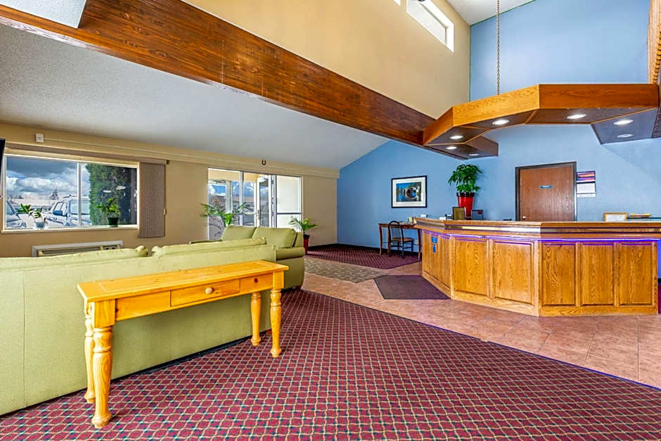 Royal Inn & Suites Milaca