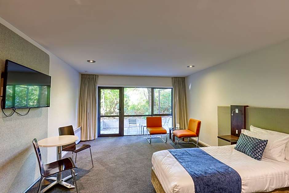 Garden Court Suites & Apartments