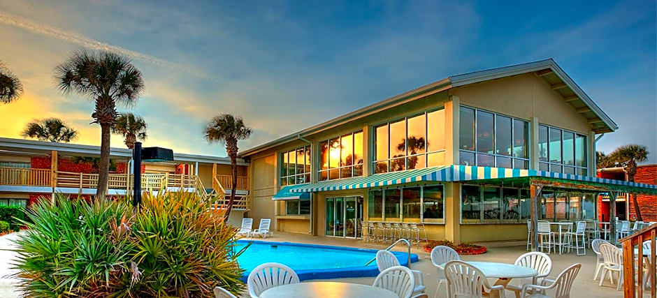 Oceanfront Litchfield Inn