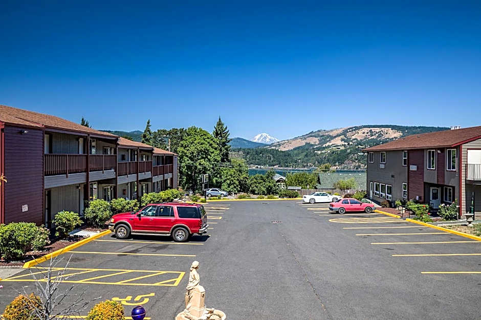 Riverview Lodge