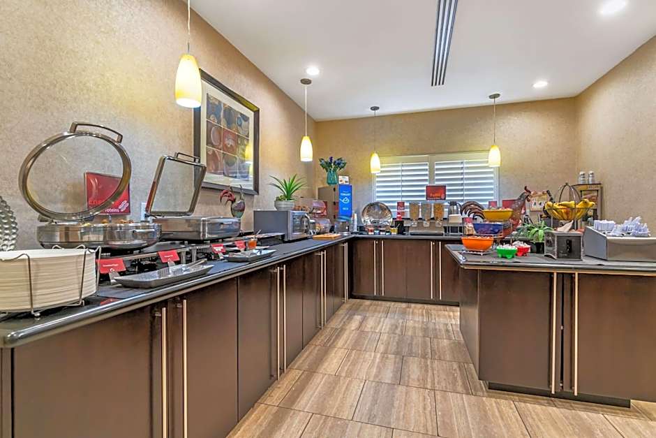 Best Western Plus Lytle Inn And Suites