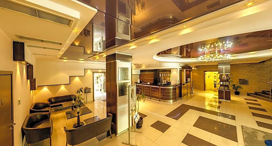 Hotel Forum - Free Parking for cars