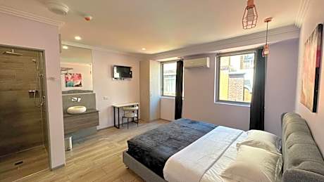 Premium King Room