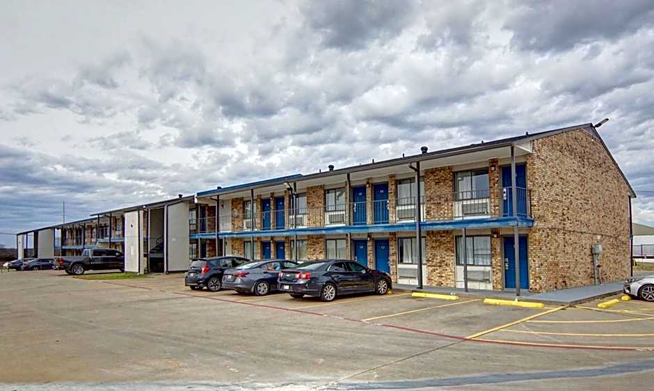 Motel 6-Red Oak, TX - Dallas