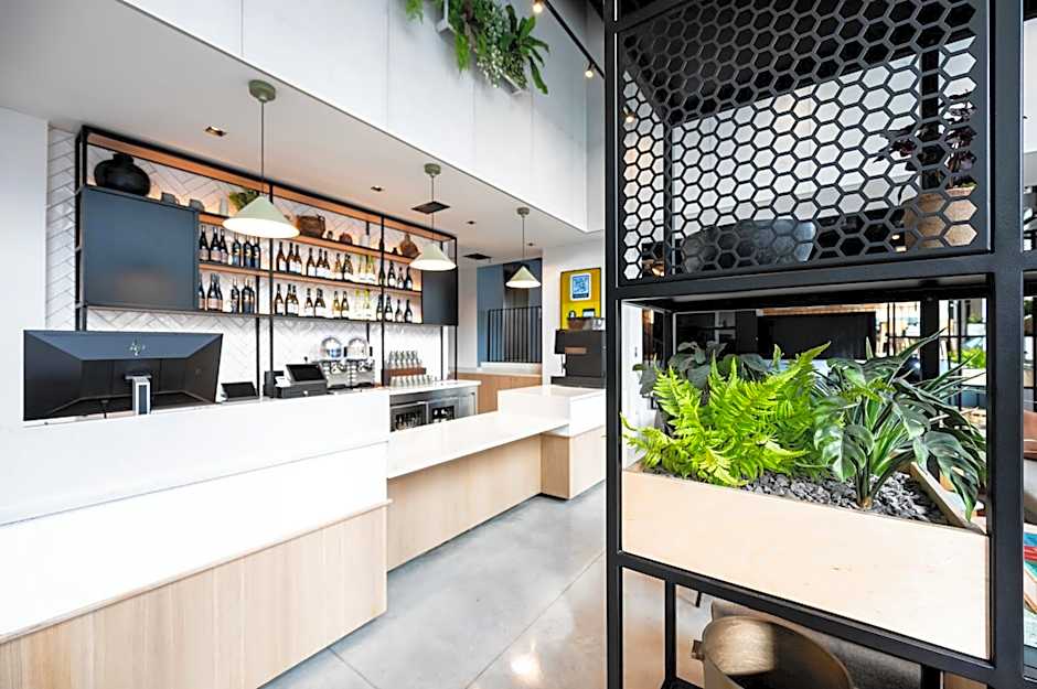 Staycity Aparthotels Paris La Defense