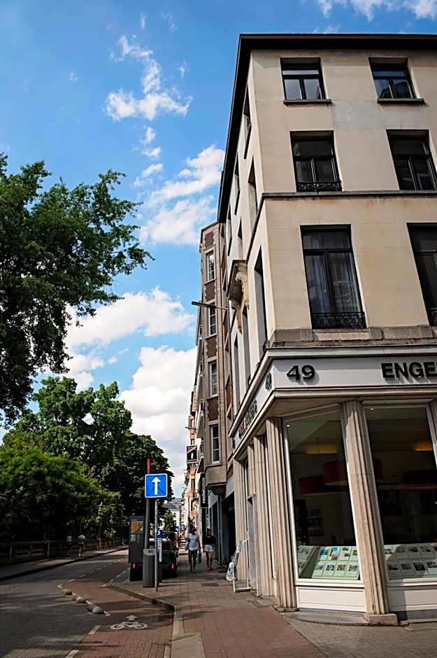Botanique Suites AirBnB, Antwerp